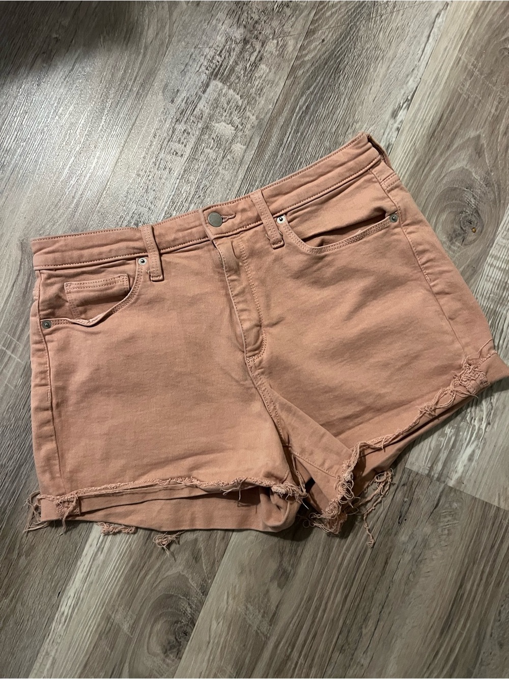 Women’s Universal Thread High Rise Midi Denim Shorts Raw Hem Size 12/31 NWOT